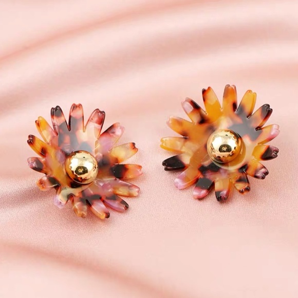 Lele Sadoughi brown daisy earrings - Picture 3 of 3